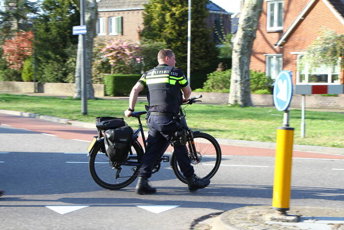 E-biker gewond bij botsing met auto