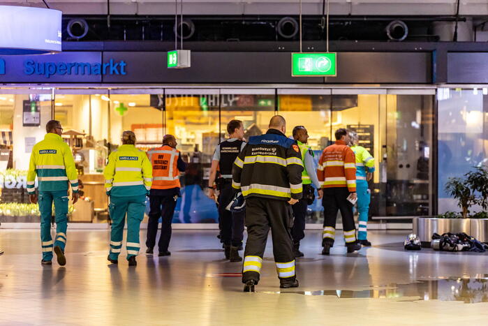 Schiphol ontruimd vanwege brand bij pizzatent
