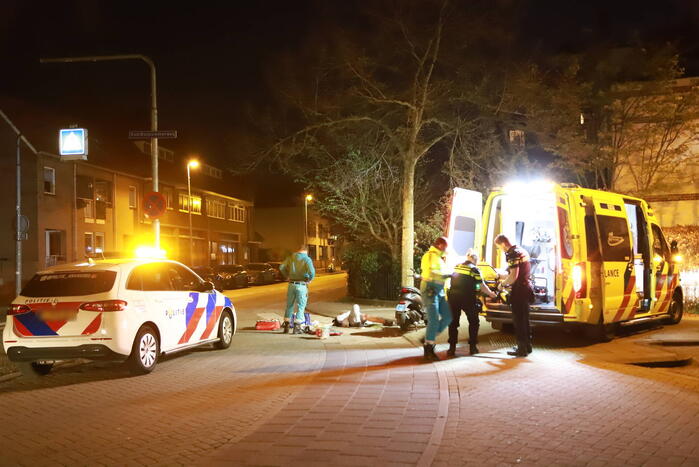 Scooterrijder komt hard ten val