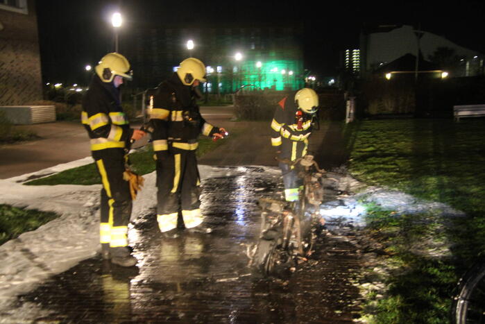Deelscooter volledig uitgebrand