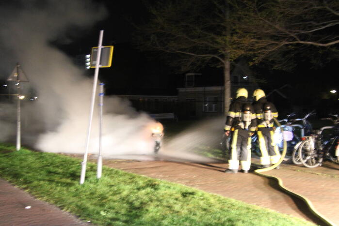 Deelscooter volledig uitgebrand