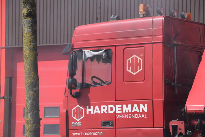 Hevige brand in grote afvalcontainer