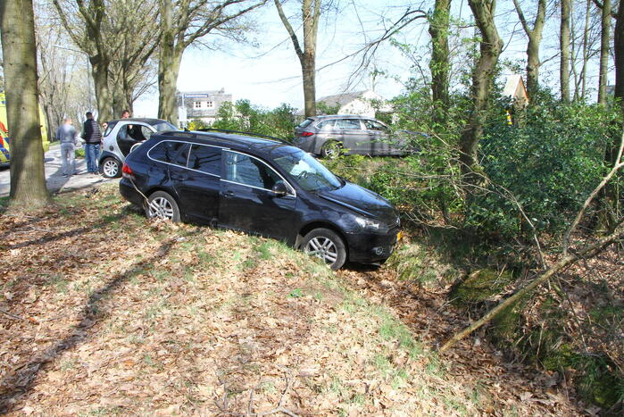 Auto belandt in greppel na ongeval