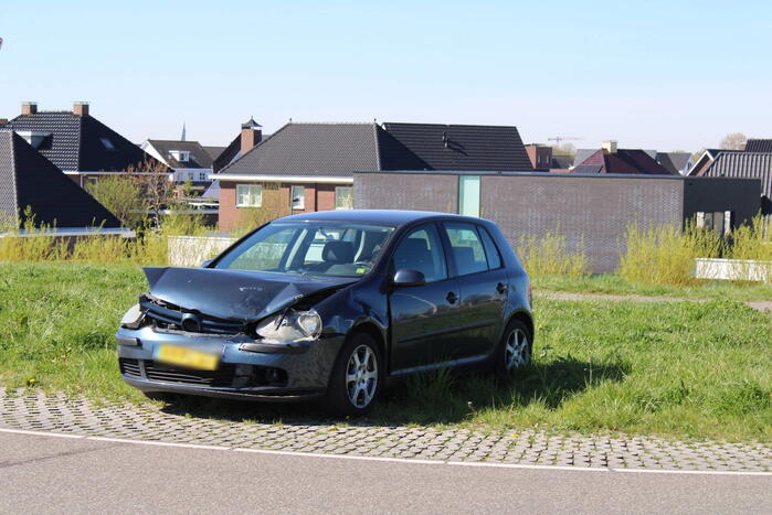 Schade bij frontale botsing op kruising