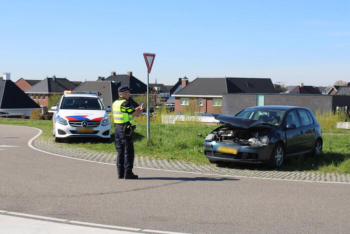 Schade bij frontale botsing op kruising