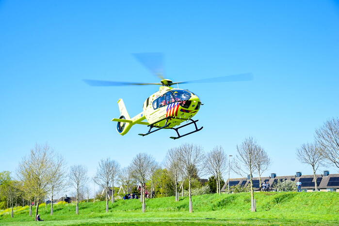 Traumahelikopter landt na gevonden kinderfiets