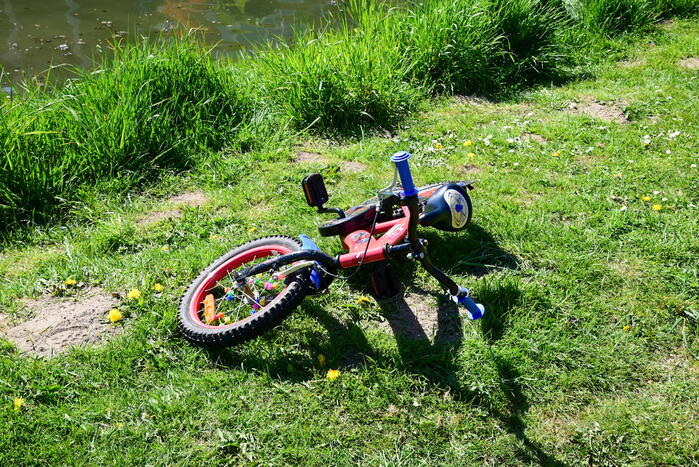 Traumahelikopter landt na gevonden kinderfiets