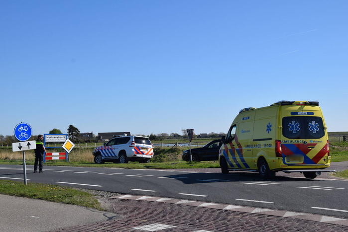 Fietser valt en krijgt stuur in buik