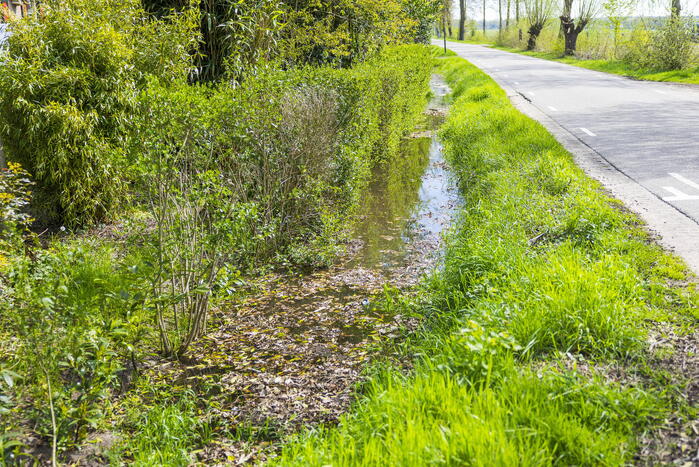 Waterleiding geraakt tijdens plaatsen van groentekas