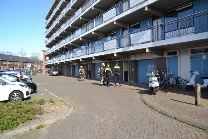 Brandweer onderzoekt benzinelucht in berging
