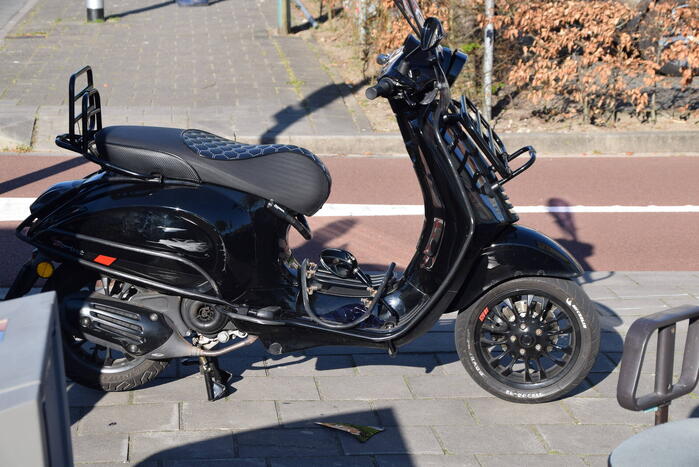 Scooterrijder aangereden door auto