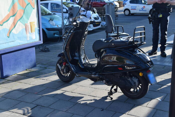 Scooterrijder aangereden door auto