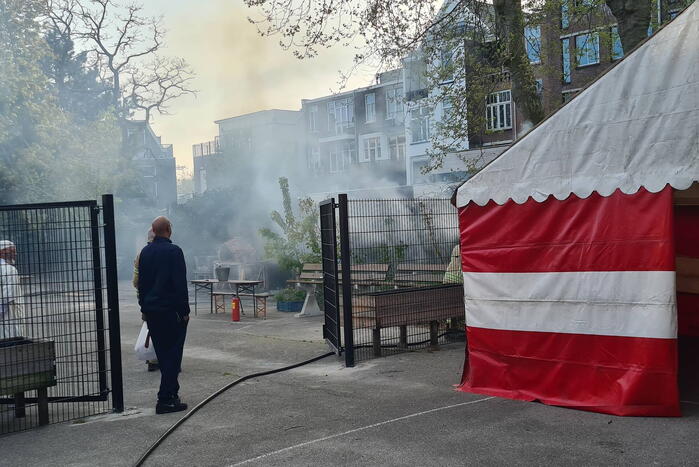 Veel rook bij brand in heg