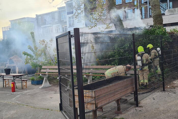 Veel rook bij brand in heg