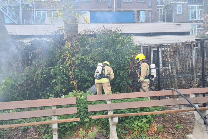 Veel rook bij brand in heg