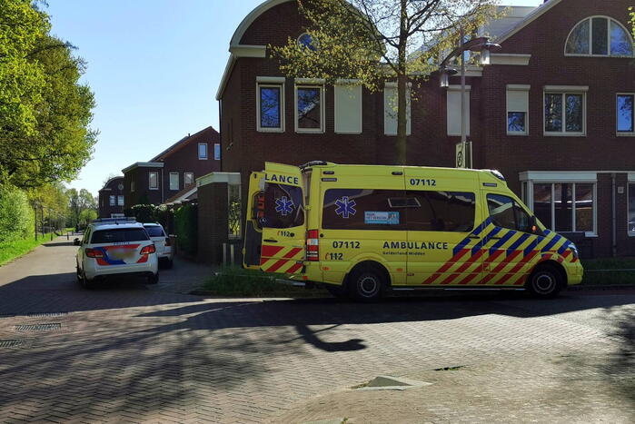 Bestuurder vrachtwagen slaat op de vlucht na aanrijding
