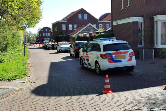 Bestuurder vrachtwagen slaat op de vlucht na aanrijding