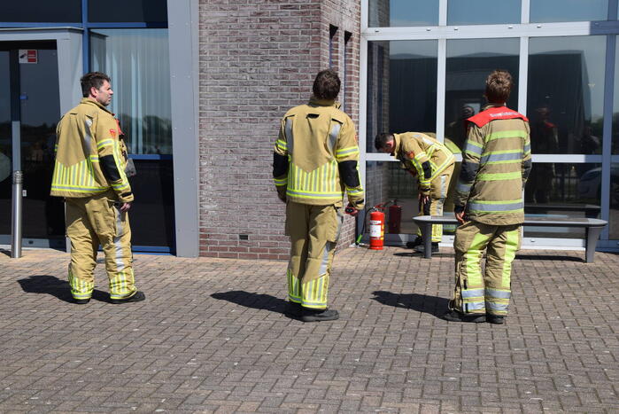 Brand in spouwmuur na wegbranden van onkruid