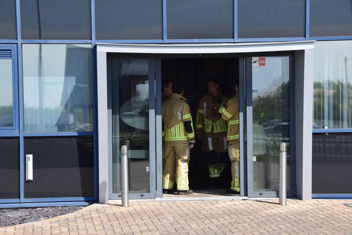 Brand in spouwmuur na wegbranden van onkruid