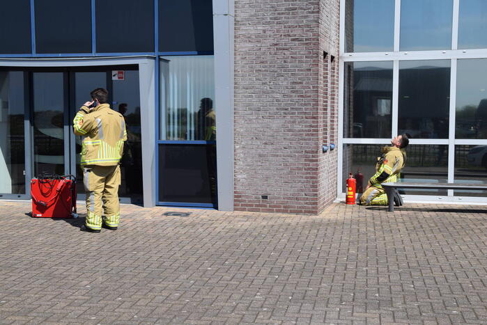 Brand in spouwmuur na wegbranden van onkruid