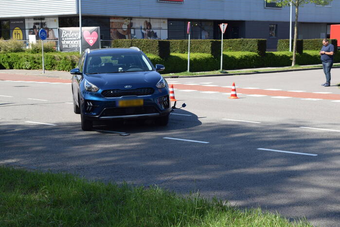 Bestuurder snorscooter gewond bij aanrijding met personenauto