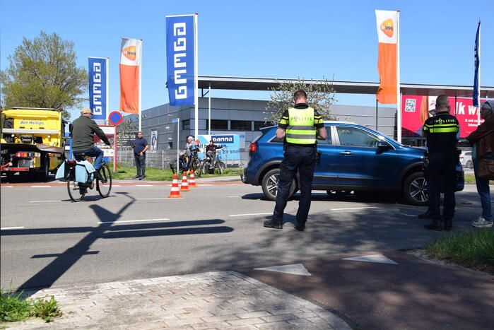 Bestuurder snorscooter gewond bij aanrijding met personenauto