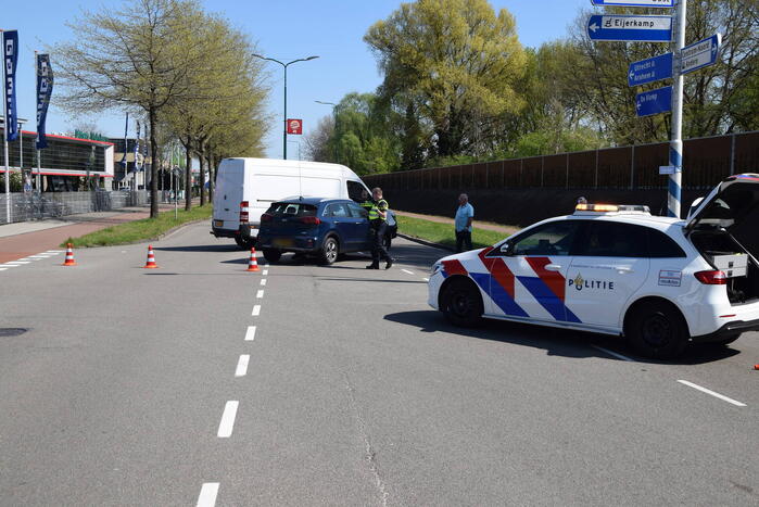 Bestuurder snorscooter gewond bij aanrijding met personenauto