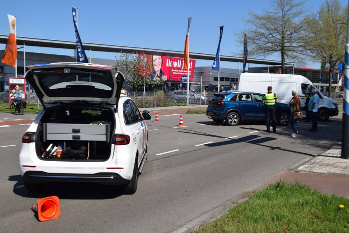 Bestuurder snorscooter gewond bij aanrijding met personenauto