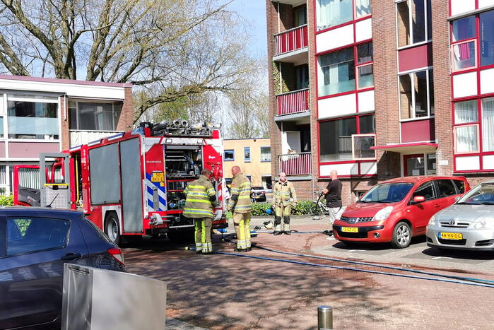 Brand op eerste verdieping van flatgebouw