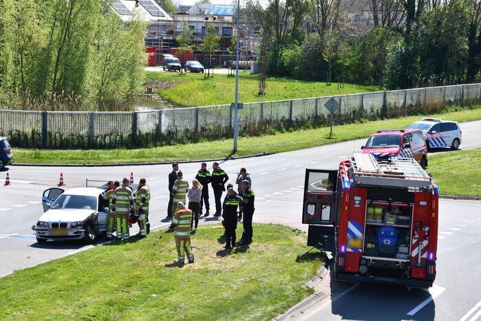 Flinke botsing tussen twee auto's