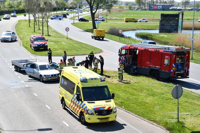Flinke botsing tussen twee auto's