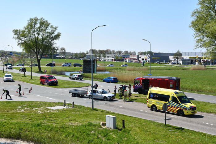 Flinke botsing tussen twee auto's