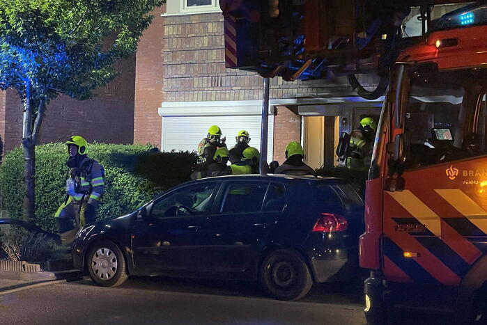 Meerdere woningen ontruimd bij uitslaande brand