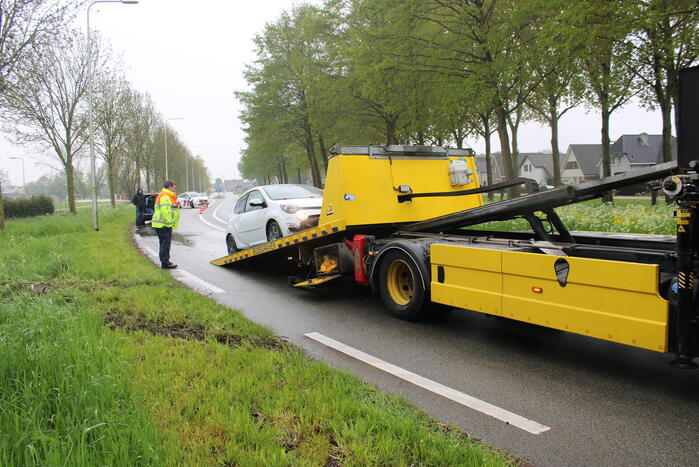 Automobilist raakt van de weg en belandt in sloot