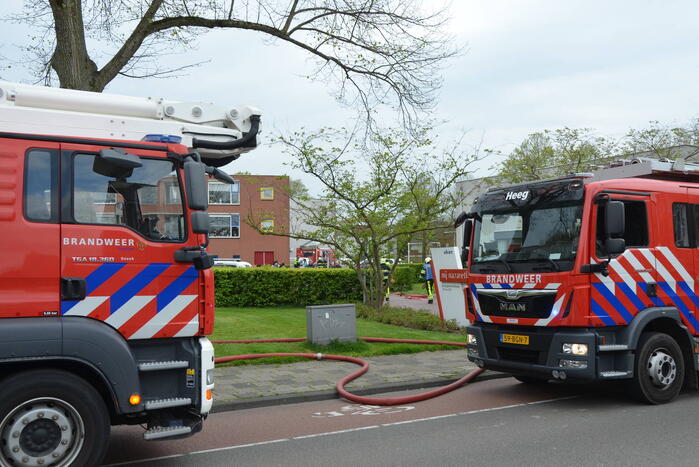 Grote uitslaande brand in appartement zorgcomplex