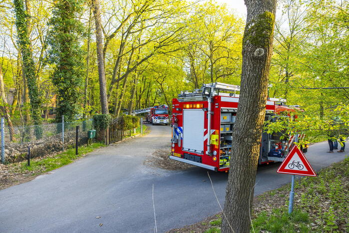 Brand in schoorsteen van woning