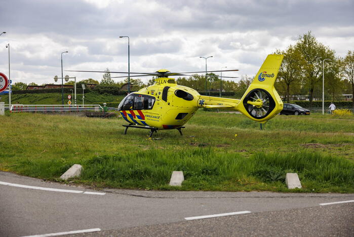 Scooterrijdster ernstig gewond na val