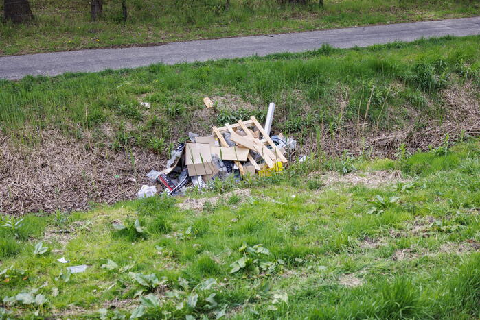 Afgelegen terrein in Vathorst lijkt op dumplek