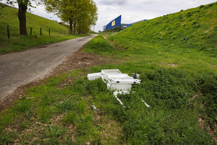 Afgelegen terrein in Vathorst lijkt op dumplek