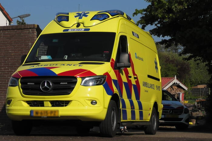 Traumahelikopter landt in weiland