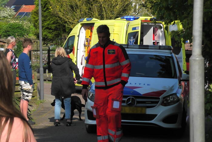 Traumahelikopter landt in weiland