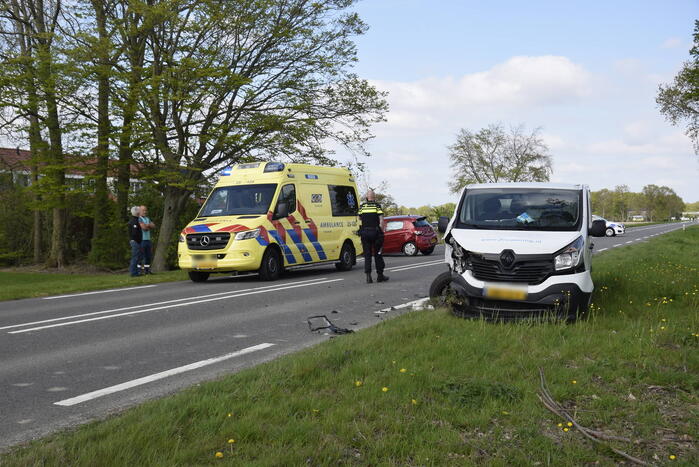 Forse schade bij ongeval tussen twee voertuigen