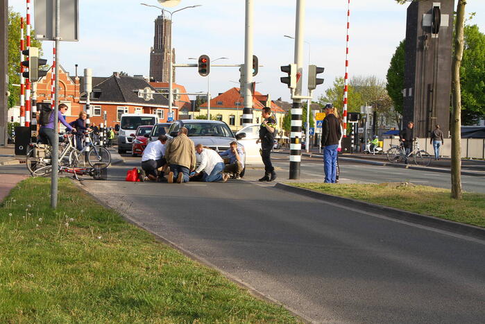 Omstanders schieten te hulp bij ongeval