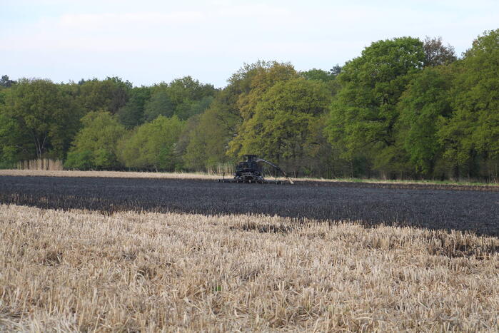 Graanveld grootdeel verwoest vanwege brand