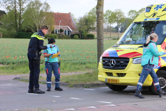 Motorrijder zwaargewond na lancering over rotonde