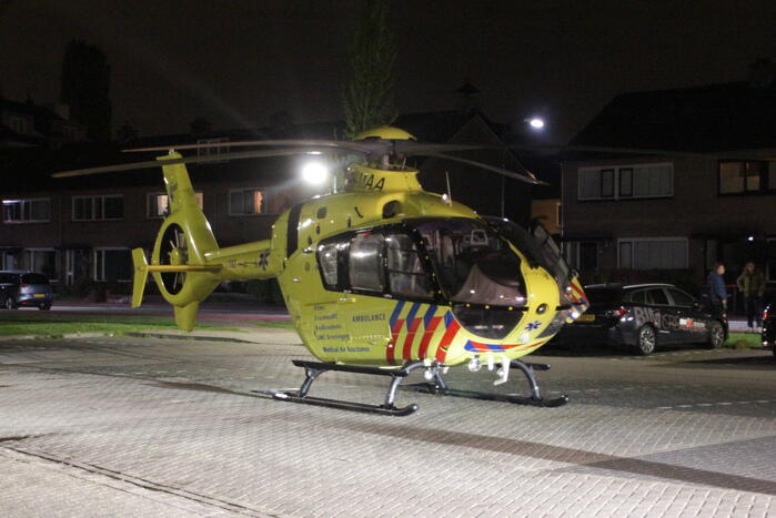 Traumahelikopter landt voor incident in woning