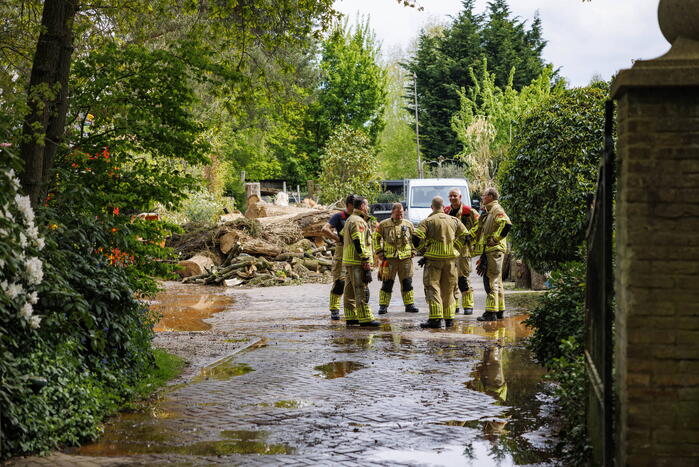 Veel rook bij brand in schuur