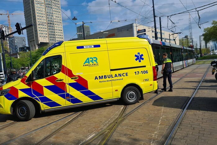 Scooterrijder gewond bij botsing met tram