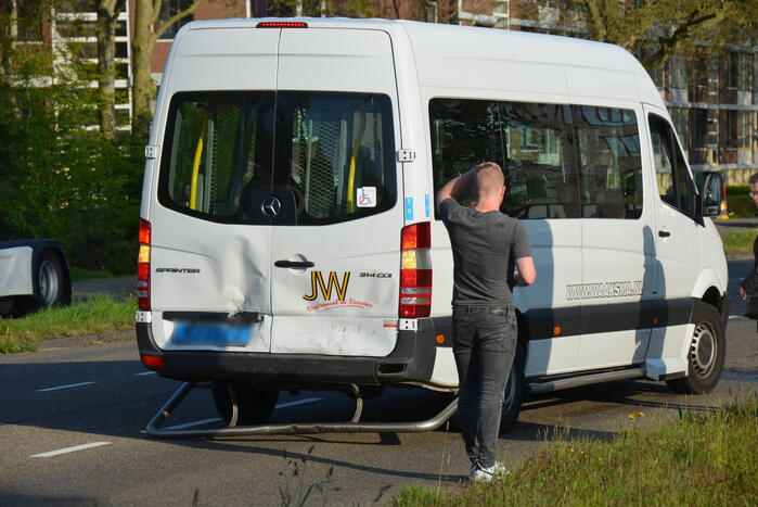 Kop-staart botsing door overstekende eenden