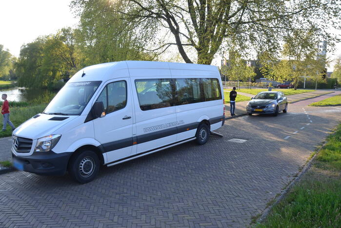 Kop-staart botsing door overstekende eenden